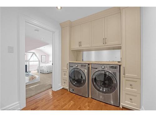 2642 Bluffs Way, Burlington, ON - Indoor Photo Showing Laundry Room