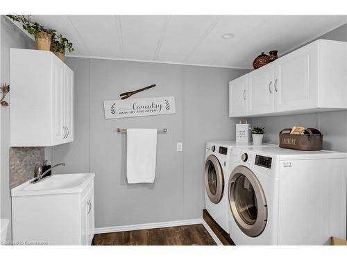 223-3033 Townline Road, Stevensville, ON - Indoor Photo Showing Laundry Room