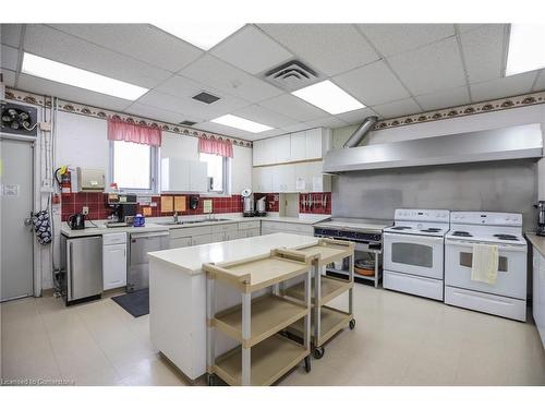 223-3033 Townline Road, Stevensville, ON - Indoor Photo Showing Kitchen