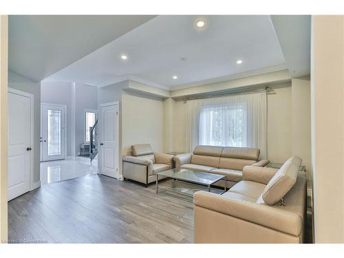 5-1261 Mohawk Road, Ancaster, ON - Indoor Photo Showing Living Room