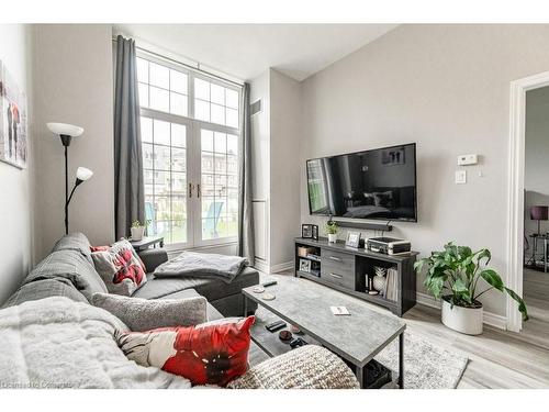 107-135 James Street S, Hamilton, ON - Indoor Photo Showing Living Room