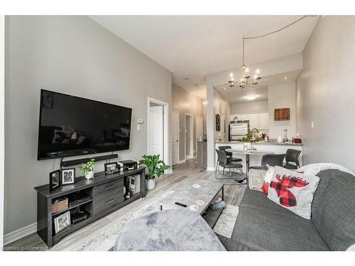 107-135 James Street S, Hamilton, ON - Indoor Photo Showing Living Room