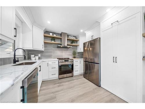 178 Seminole Road, Ancaster, ON - Indoor Photo Showing Kitchen With Upgraded Kitchen