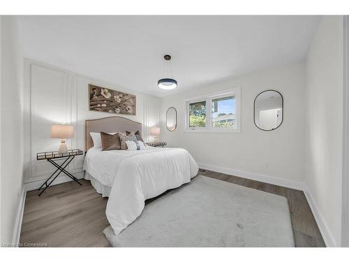 178 Seminole Road, Ancaster, ON - Indoor Photo Showing Bedroom