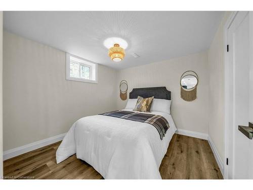 178 Seminole Road, Ancaster, ON - Indoor Photo Showing Bedroom