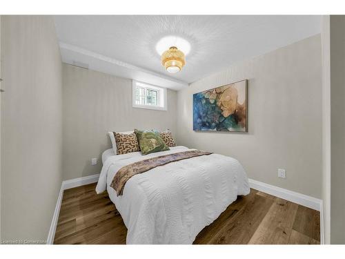 178 Seminole Road, Ancaster, ON - Indoor Photo Showing Bedroom