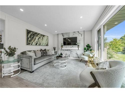 178 Seminole Road, Ancaster, ON - Indoor Photo Showing Living Room