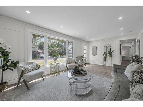 178 Seminole Road, Ancaster, ON - Indoor Photo Showing Living Room