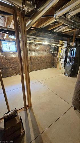 35-2273 Turnberry Road, Burlington, ON - Indoor Photo Showing Basement