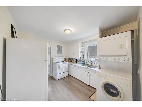 33 Fitzgerald Street, St. Catharines, ON - Indoor Photo Showing Laundry Room