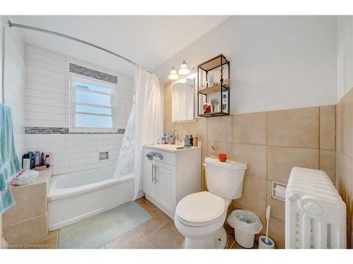 33 Fitzgerald Street, St. Catharines, ON - Indoor Photo Showing Bathroom