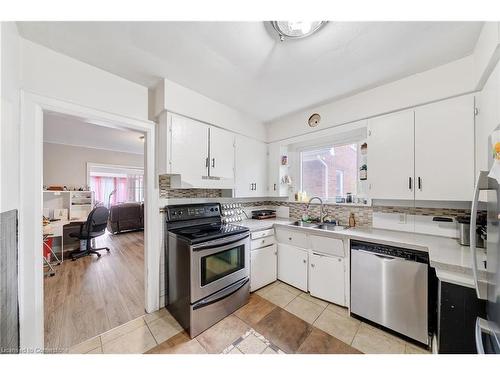 33 Fitzgerald Street, St. Catharines, ON - Indoor Photo Showing Kitchen