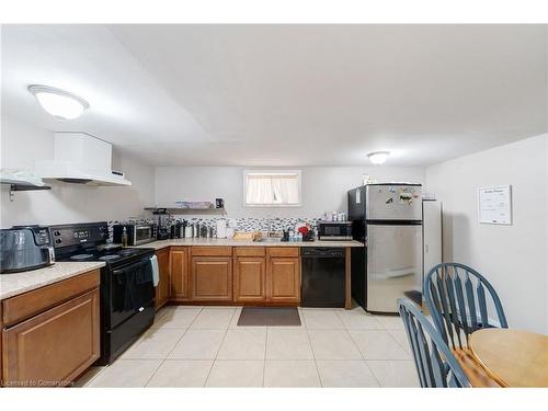 33 Fitzgerald Street, St. Catharines, ON - Indoor Photo Showing Kitchen