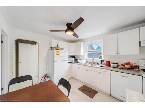 33 Fitzgerald Street, St. Catharines, ON - Indoor Photo Showing Kitchen