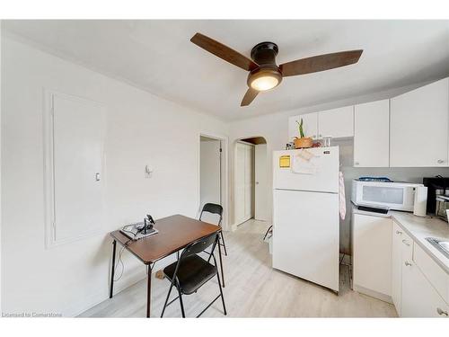 33 Fitzgerald Street, St. Catharines, ON - Indoor Photo Showing Kitchen