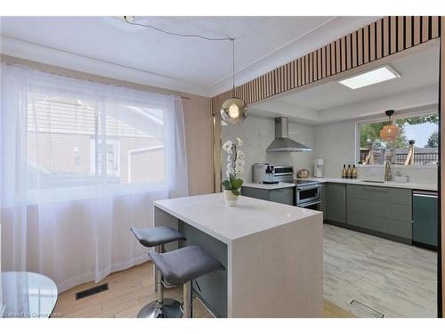 1217 Tavistock Drive, Burlington, ON - Indoor Photo Showing Kitchen