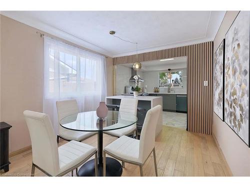 1217 Tavistock Drive, Burlington, ON - Indoor Photo Showing Dining Room