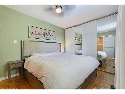 1217 Tavistock Drive, Burlington, ON - Indoor Photo Showing Bedroom