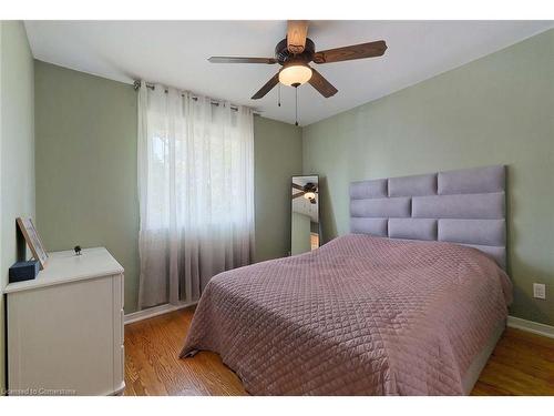 1217 Tavistock Drive, Burlington, ON - Indoor Photo Showing Bedroom