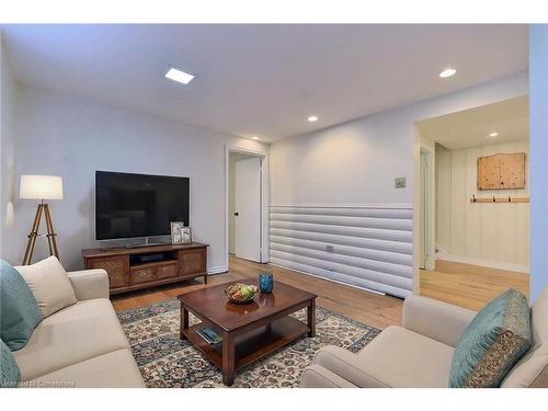 1217 Tavistock Drive, Burlington, ON - Indoor Photo Showing Living Room