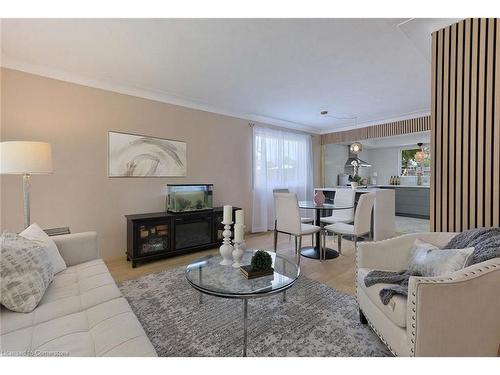 1217 Tavistock Drive, Burlington, ON - Indoor Photo Showing Living Room