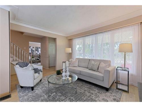 1217 Tavistock Drive, Burlington, ON - Indoor Photo Showing Living Room