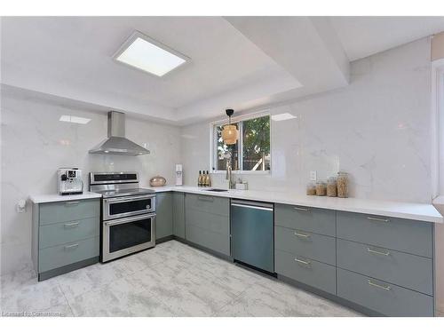 1217 Tavistock Drive, Burlington, ON - Indoor Photo Showing Kitchen