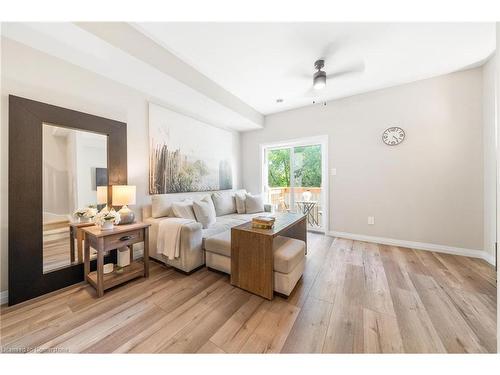 11-720 Grey Street, Brantford, ON - Indoor Photo Showing Living Room