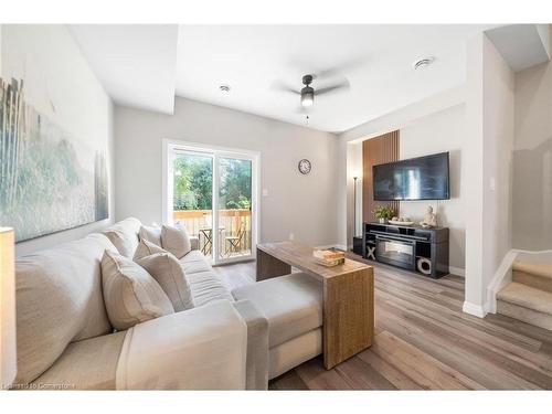 11-720 Grey Street, Brantford, ON - Indoor Photo Showing Living Room