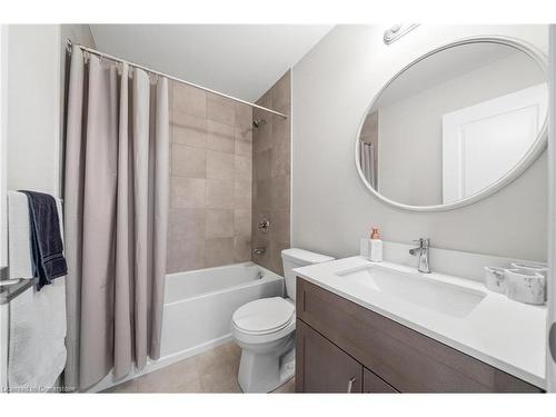 11-720 Grey Street, Brantford, ON - Indoor Photo Showing Bathroom