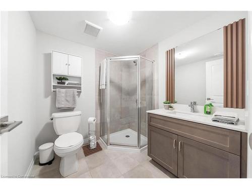 11-720 Grey Street, Brantford, ON - Indoor Photo Showing Bathroom