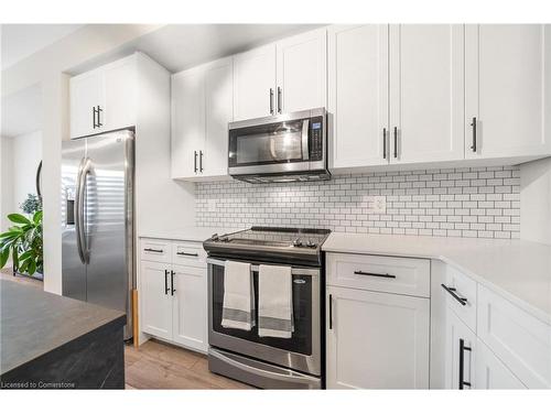 11-720 Grey Street, Brantford, ON - Indoor Photo Showing Kitchen With Stainless Steel Kitchen With Upgraded Kitchen