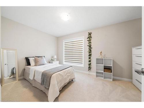 11-720 Grey Street, Brantford, ON - Indoor Photo Showing Bedroom