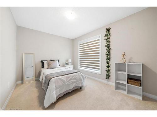 11-720 Grey Street, Brantford, ON - Indoor Photo Showing Bedroom