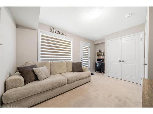 11-720 Grey Street, Brantford, ON - Indoor Photo Showing Living Room