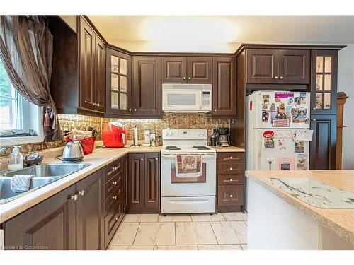 17182 Hwy 118, Haliburton, ON - Indoor Photo Showing Kitchen