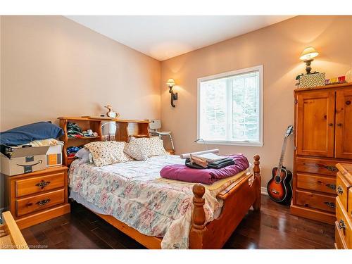 17182 Hwy 118, Haliburton, ON - Indoor Photo Showing Bedroom