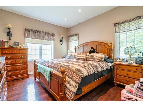 17182 Hwy 118, Haliburton, ON - Indoor Photo Showing Bedroom