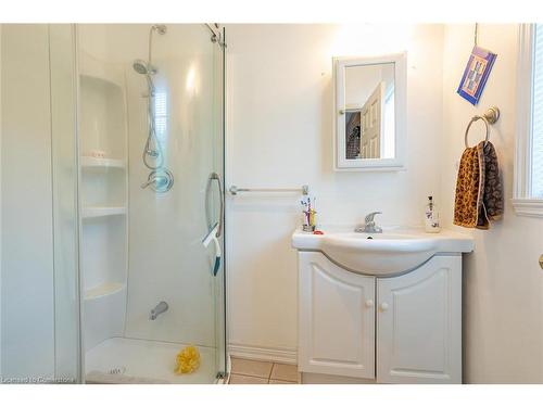 17182 Hwy 118, Haliburton, ON - Indoor Photo Showing Bathroom