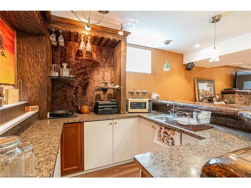 17182 Hwy 118, Haliburton, ON - Indoor Photo Showing Kitchen