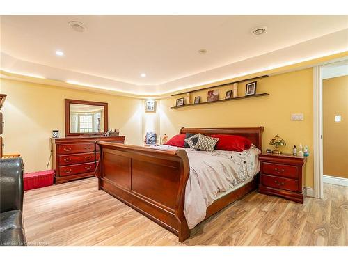 17182 Hwy 118, Haliburton, ON - Indoor Photo Showing Bedroom