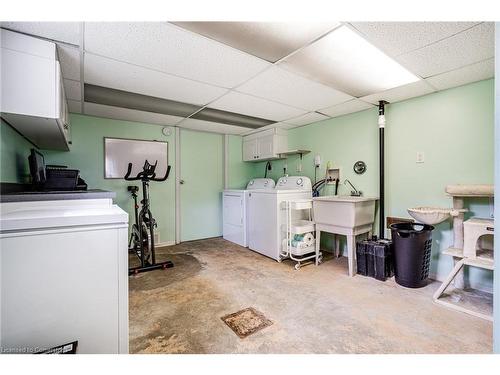 60 Cedar Crescent, New Dundee, ON - Indoor Photo Showing Laundry Room