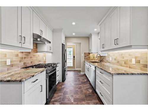 2859 Chippawa Road, Port Colborne, ON - Indoor Photo Showing Kitchen With Upgraded Kitchen