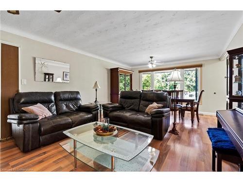 2859 Chippawa Road, Port Colborne, ON - Indoor Photo Showing Living Room