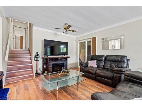 2859 Chippawa Road, Port Colborne, ON - Indoor Photo Showing Living Room