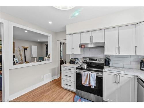 17 Prestwick Avenue, St. Catharines, ON - Indoor Photo Showing Kitchen With Stainless Steel Kitchen With Upgraded Kitchen