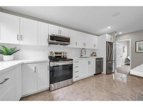 218 Memorial Drive, Brantford, ON - Indoor Photo Showing Kitchen