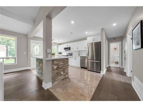 218 Memorial Drive, Brantford, ON - Indoor Photo Showing Kitchen