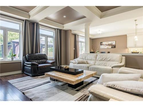 186 Millen Road, Hamilton, ON - Indoor Photo Showing Living Room