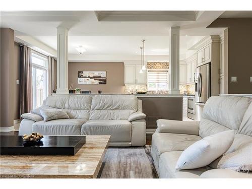 186 Millen Road, Hamilton, ON - Indoor Photo Showing Living Room